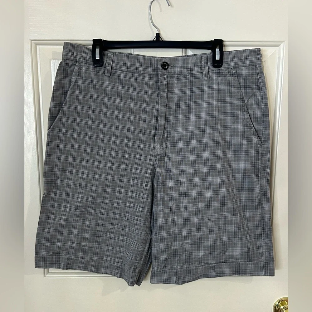 Banana Republic Men’s Size 36 Plaid 11” Chino Shorts